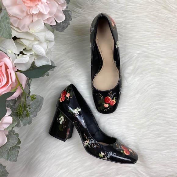 Zara Shoes - Zara Court Black Stud Floral Print Heels Size 38/8